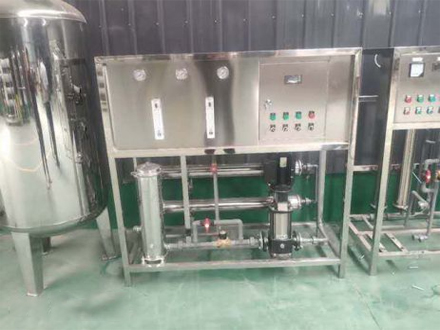 反滲透水處理設(shè)備機.jpg