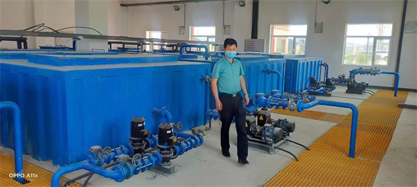 污水處理廠污水處理設(shè)備.jpg